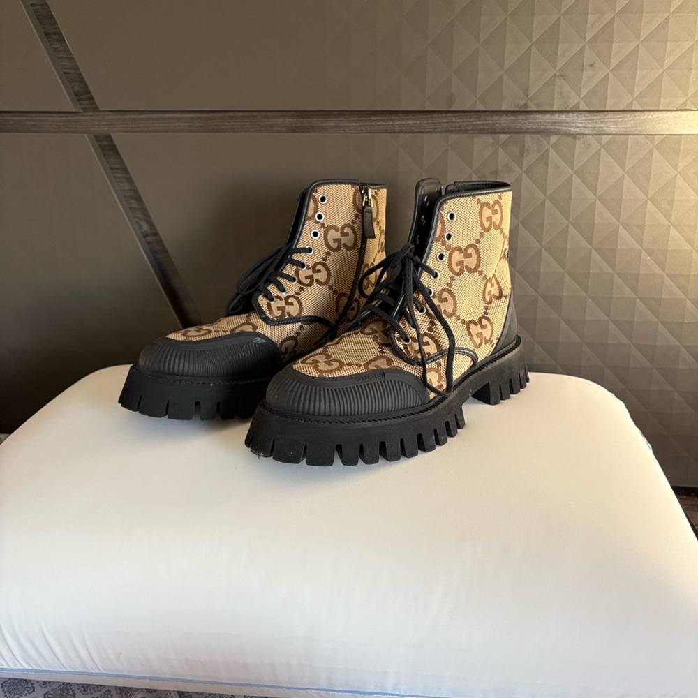 Gucci mens s Beige and Black Combat Boots